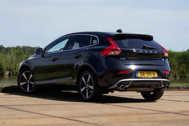 Volvo V40 (2019) thumbnail 3