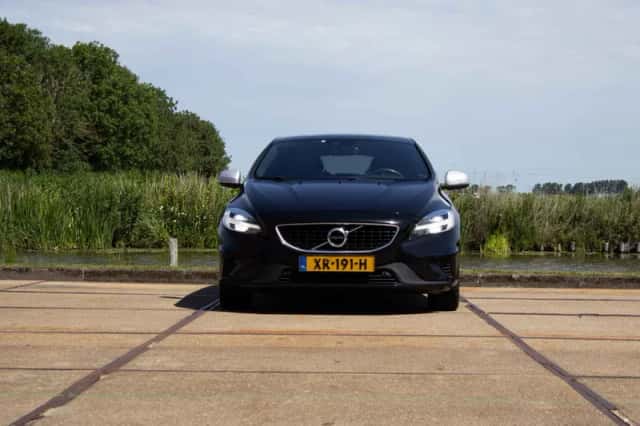 Volvo V40 (2019) thumbnail 5