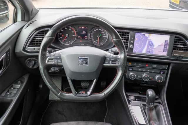 SEAT Leon (2019) thumbnail 2