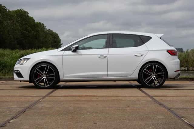 SEAT Leon (2019) thumbnail 5