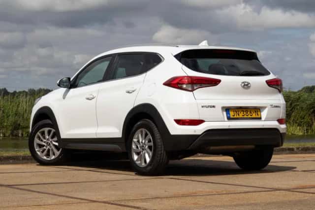 Hyundai Tucson (2016) thumbnail 3