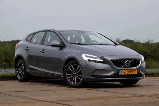 Volvo V40 (2017) thumbnail 1