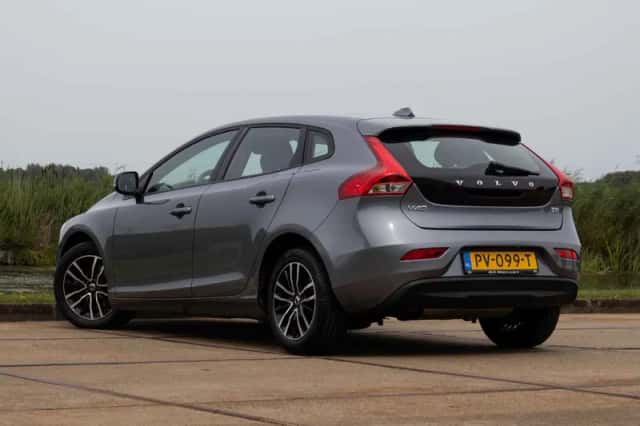 Volvo V40 (2017) thumbnail 3