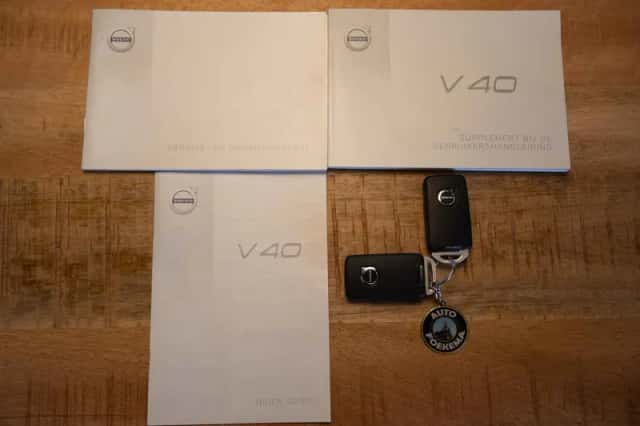 Volvo V40 (2017) thumbnail 4
