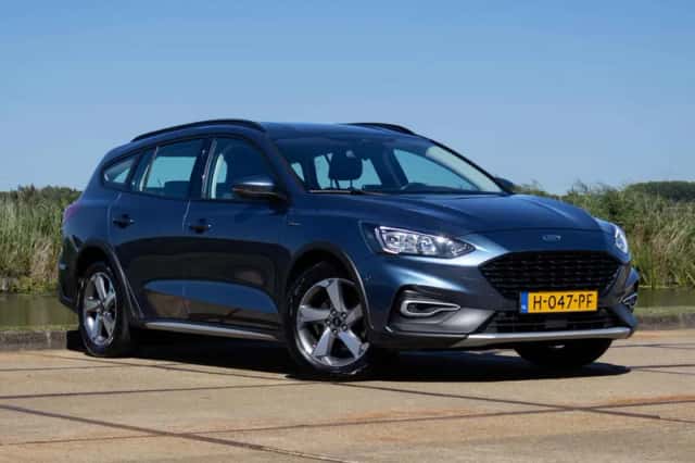 Ford Focus (2020) thumbnail 1