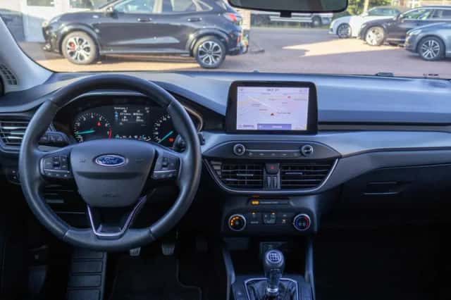 Ford Focus (2020) thumbnail 2