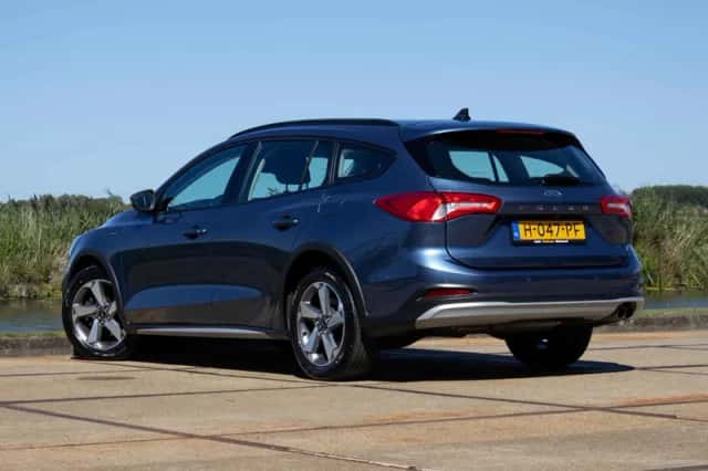 Ford Focus (2020) thumbnail 3