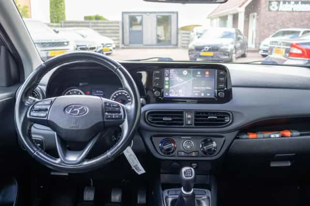 Hyundai i10 (2022) thumbnail 2
