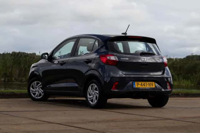 Hyundai i10 (2022) thumbnail 3