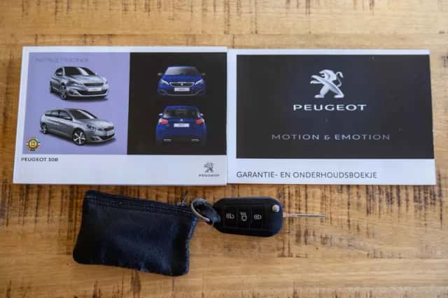 Peugeot 308 (2015) thumbnail 4