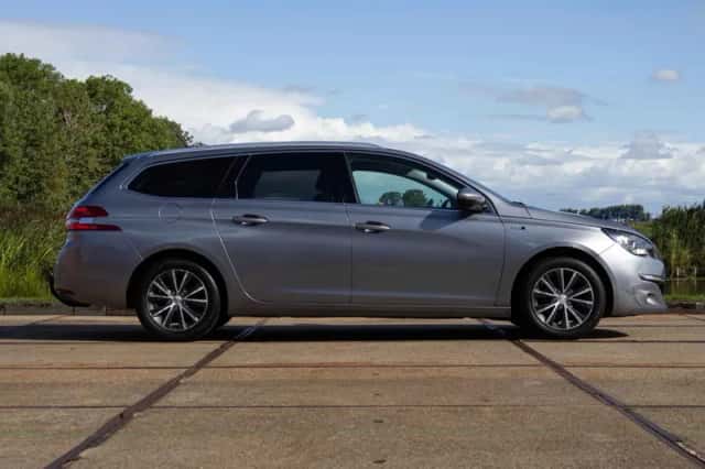 Peugeot 308 (2015) thumbnail 6