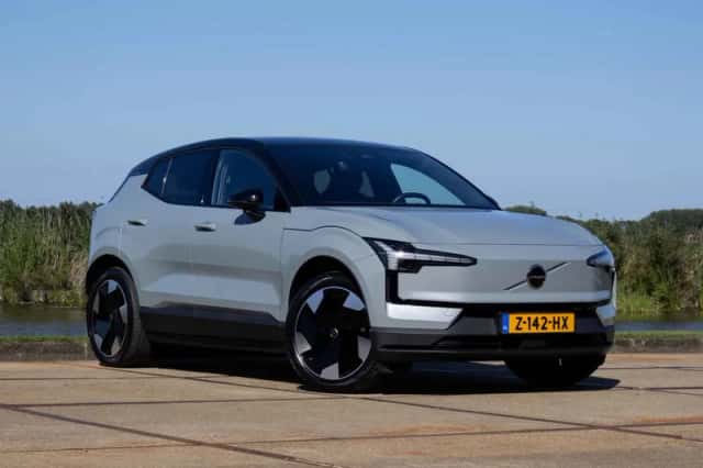Volvo EX30 (2024) thumbnail 2