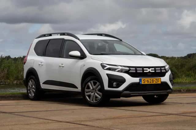 Dacia Jogger (2023) thumbnail 1