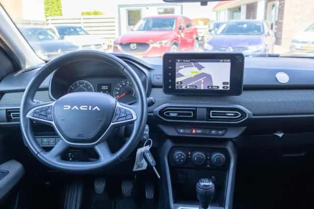 Dacia Jogger (2023) thumbnail 2