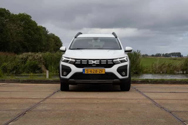 Dacia Jogger (2023) thumbnail 4
