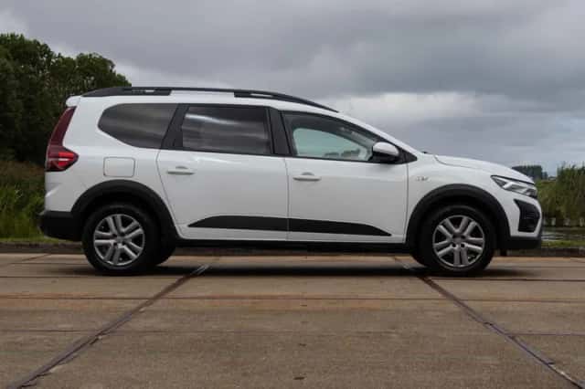 Dacia Jogger (2023) thumbnail 5