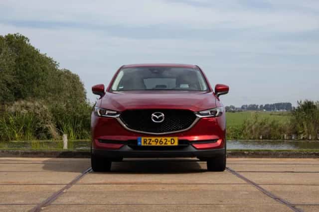 Mazda CX-5 (2018) thumbnail 4