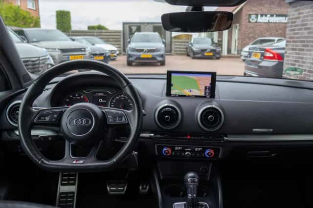 Audi A3 (2017) thumbnail 2