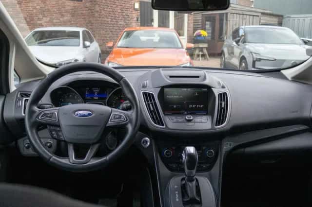 Ford C-Max (2016) thumbnail 3