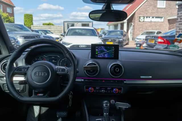 Audi A3 (2016) thumbnail 2