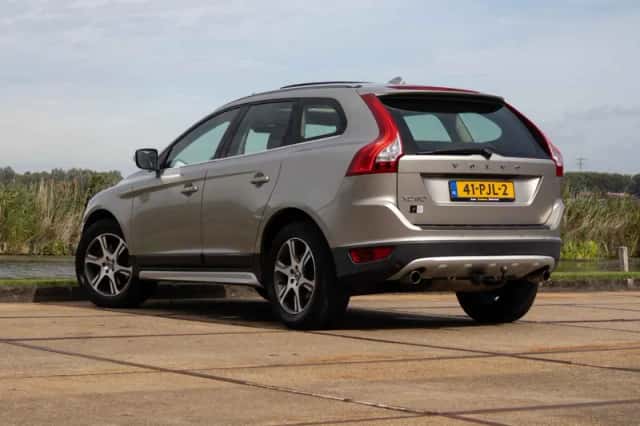Volvo XC60 (2010) thumbnail 3