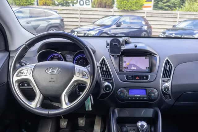 Hyundai ix35 (2012) thumbnail 2