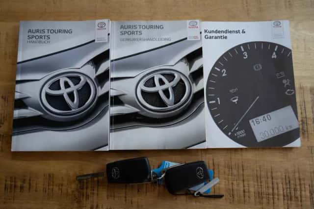 Toyota Auris (2018) thumbnail 4