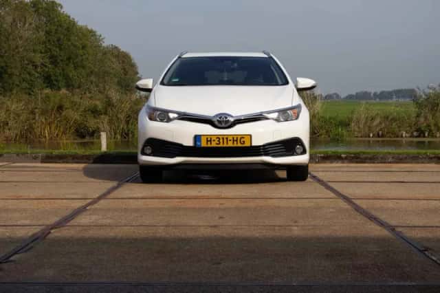 Toyota Auris (2018) thumbnail 5