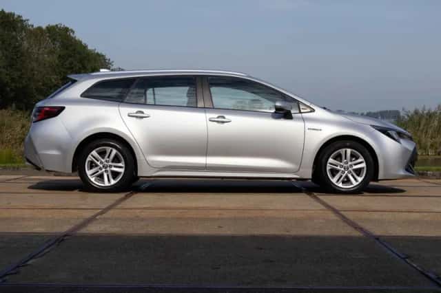 Toyota Corolla (2021) thumbnail 6