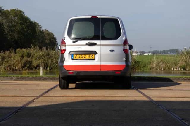 Ford Transit Courier (2017) thumbnail 5
