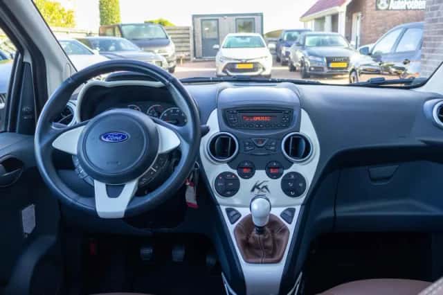 Ford Ka (2015) thumbnail 2
