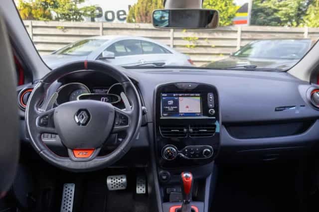 Renault Clio (2014) thumbnail 2