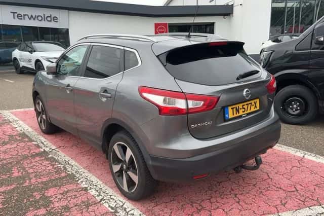 Nissan Qashqai (2017) thumbnail 2