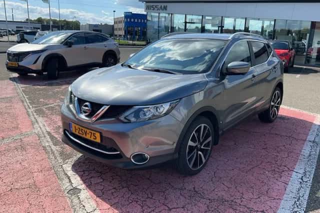 Nissan Qashqai (2015) thumbnail 1