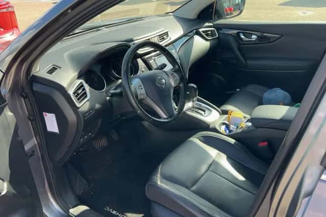Nissan Qashqai (2015) thumbnail 3