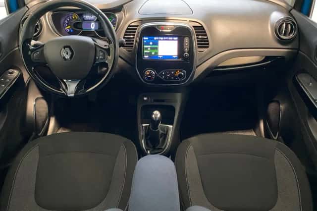 Renault Captur (2016) thumbnail 2