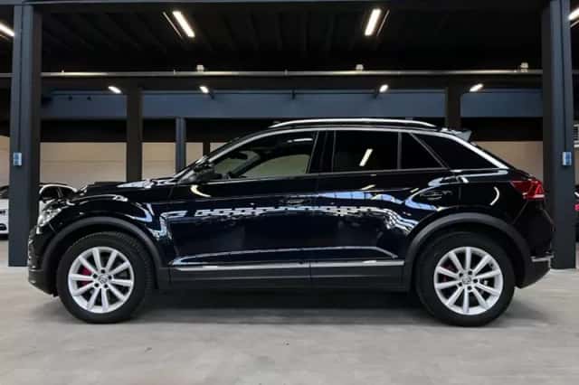 Volkswagen T-Roc (2018) thumbnail 2