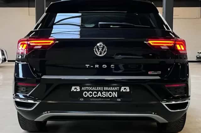 Volkswagen T-Roc (2018) thumbnail 5