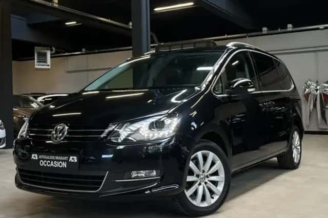 Volkswagen Sharan (2016) thumbnail 2