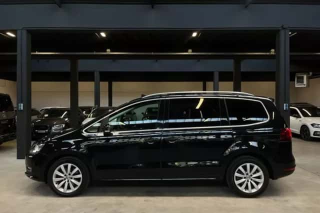 Volkswagen Sharan (2016) thumbnail 3