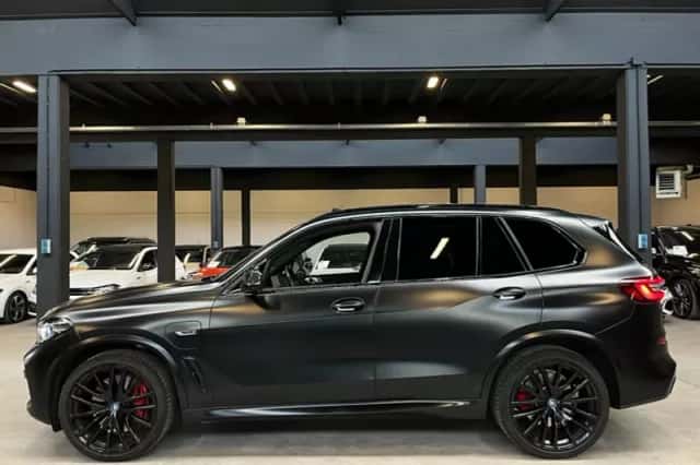 BMW X5 (2021) thumbnail 2