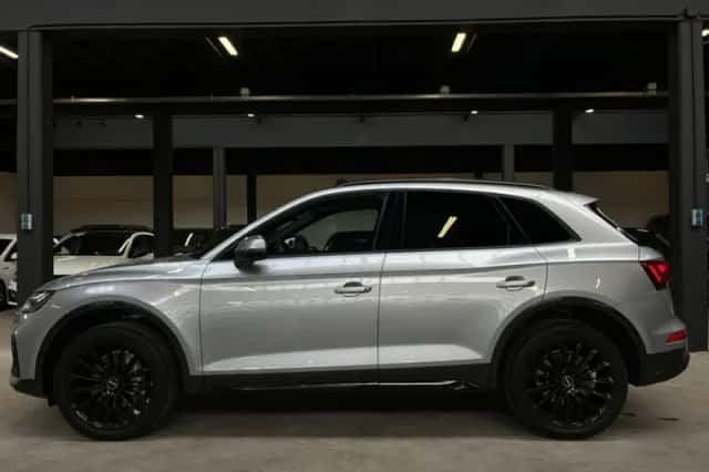 Audi Q5 (2021) thumbnail 2