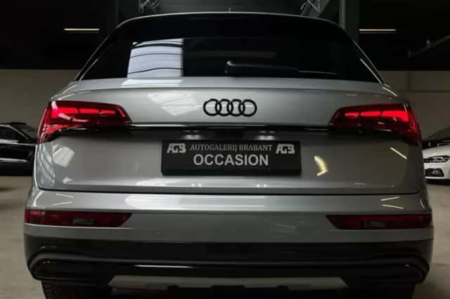 Audi Q5 (2021) thumbnail 4
