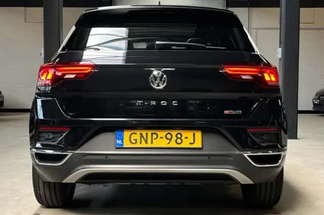 Volkswagen T-Roc (2018) thumbnail 4