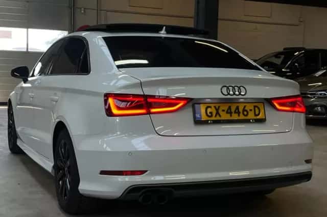 Audi A3 (2015) thumbnail 3
