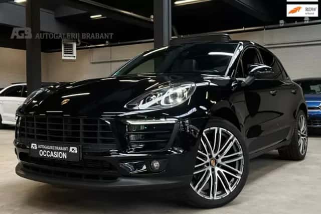 Porsche Macan (2018) thumbnail 1