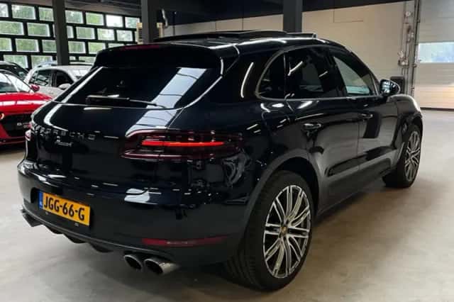 Porsche Macan (2018) thumbnail 5