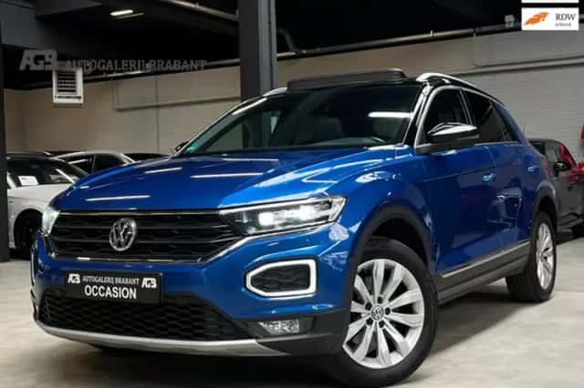 Volkswagen T-Roc (2018) thumbnail 1
