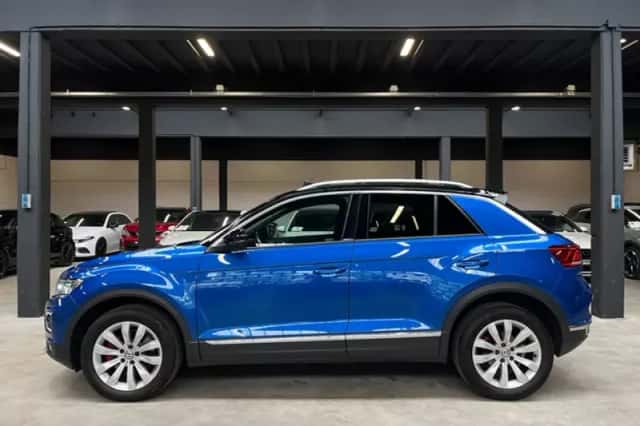 Volkswagen T-Roc (2018) thumbnail 2