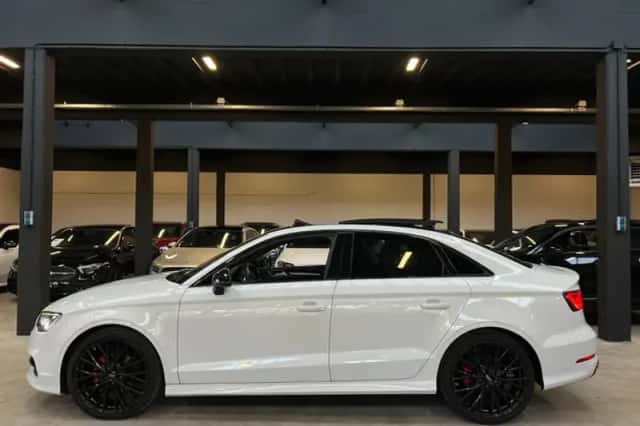Audi A3 (2015) thumbnail 2